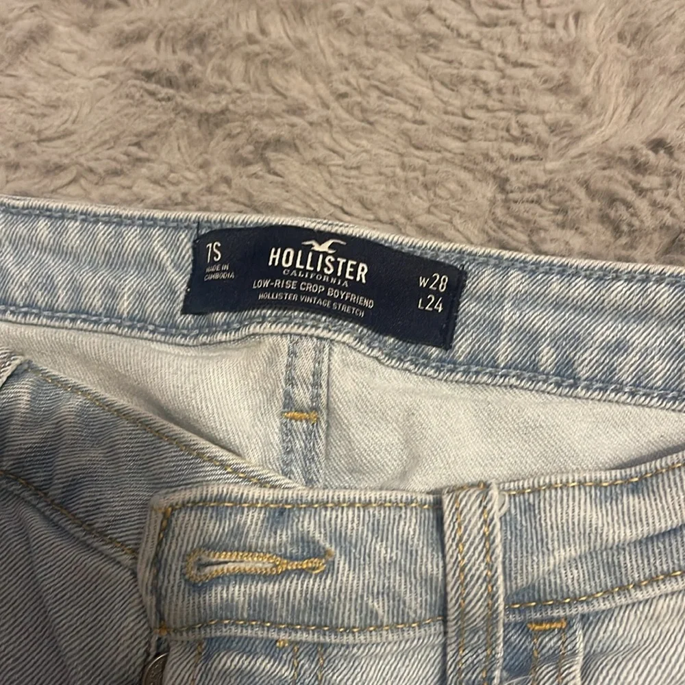 LOW RISE BOYFRIEND RIPPED JEANS - Picture 3 of 6